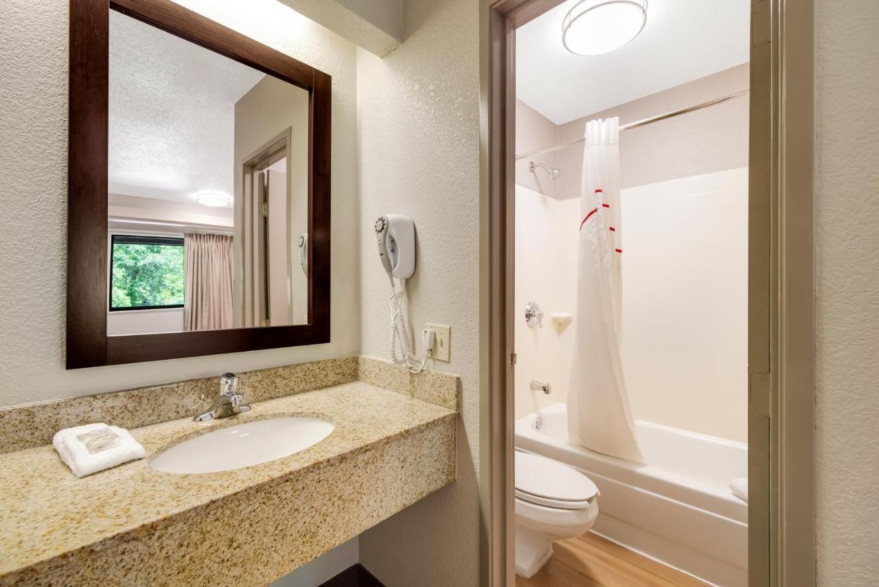 Red Roof Inn Asheville - Biltmore West Экстерьер фото
