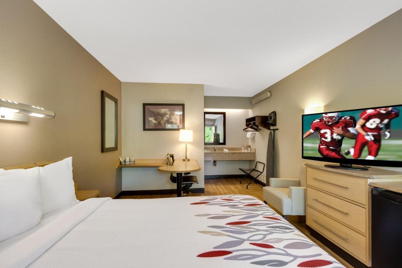 Red Roof Inn Asheville - Biltmore West Экстерьер фото