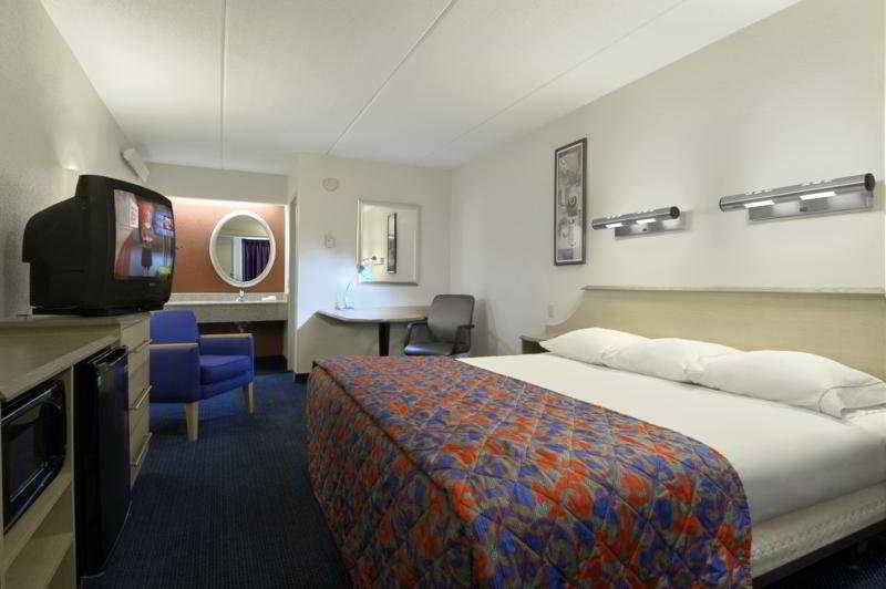 Red Roof Inn Asheville - Biltmore West Номер фото