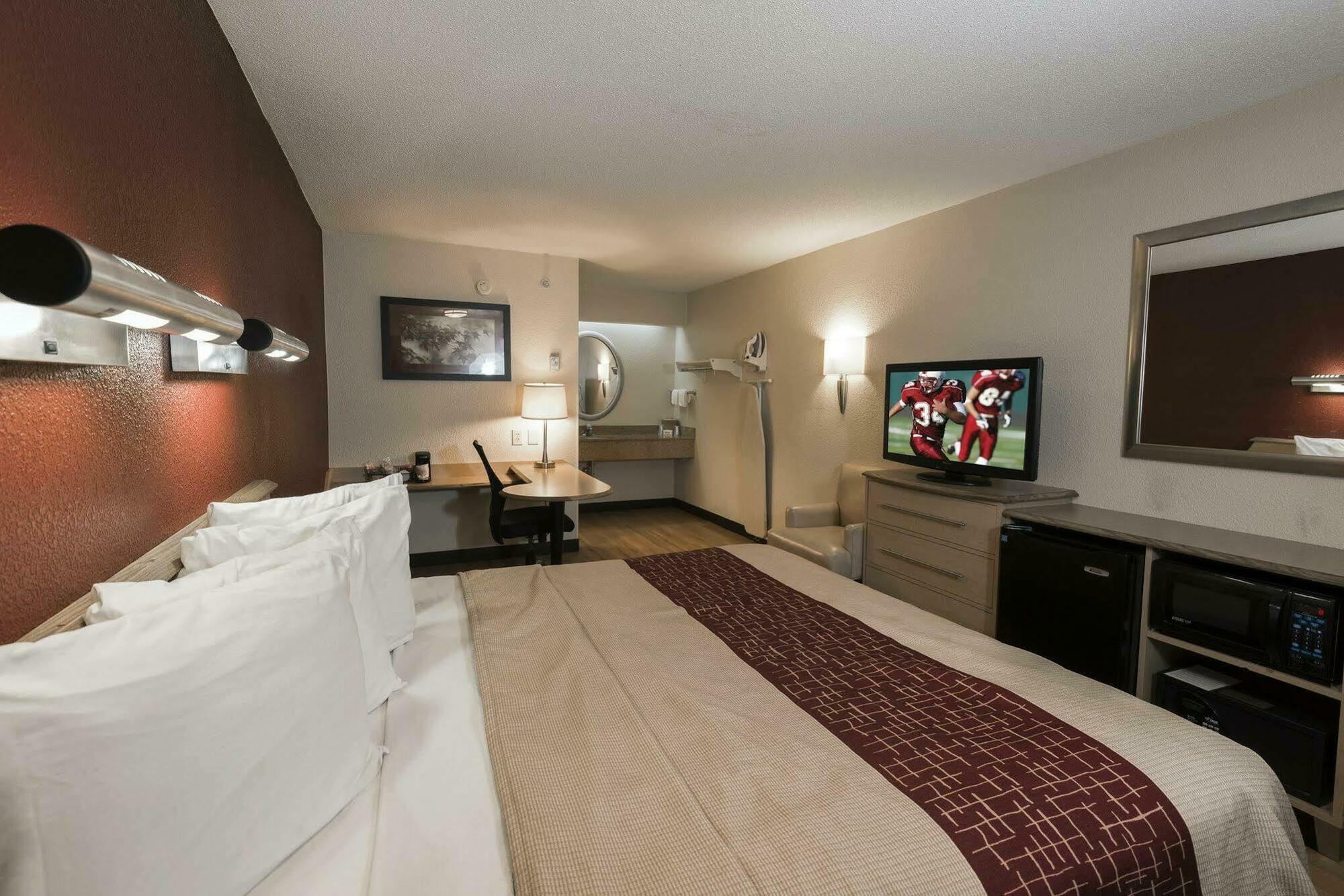 Red Roof Inn Asheville - Biltmore West Экстерьер фото