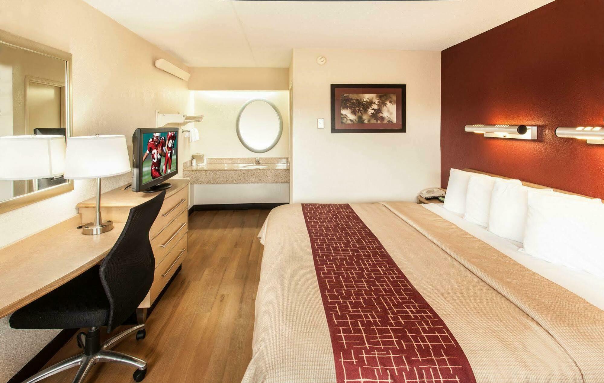 Red Roof Inn Asheville - Biltmore West Экстерьер фото