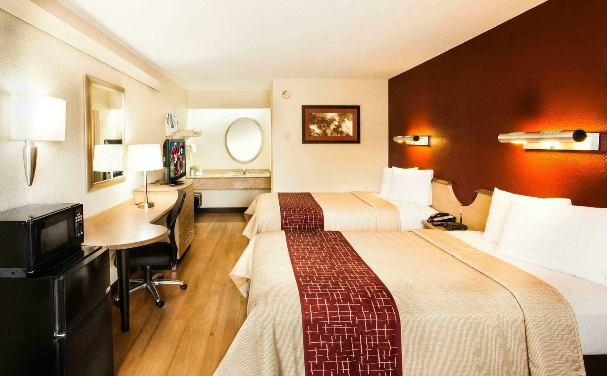 Red Roof Inn Asheville - Biltmore West Экстерьер фото