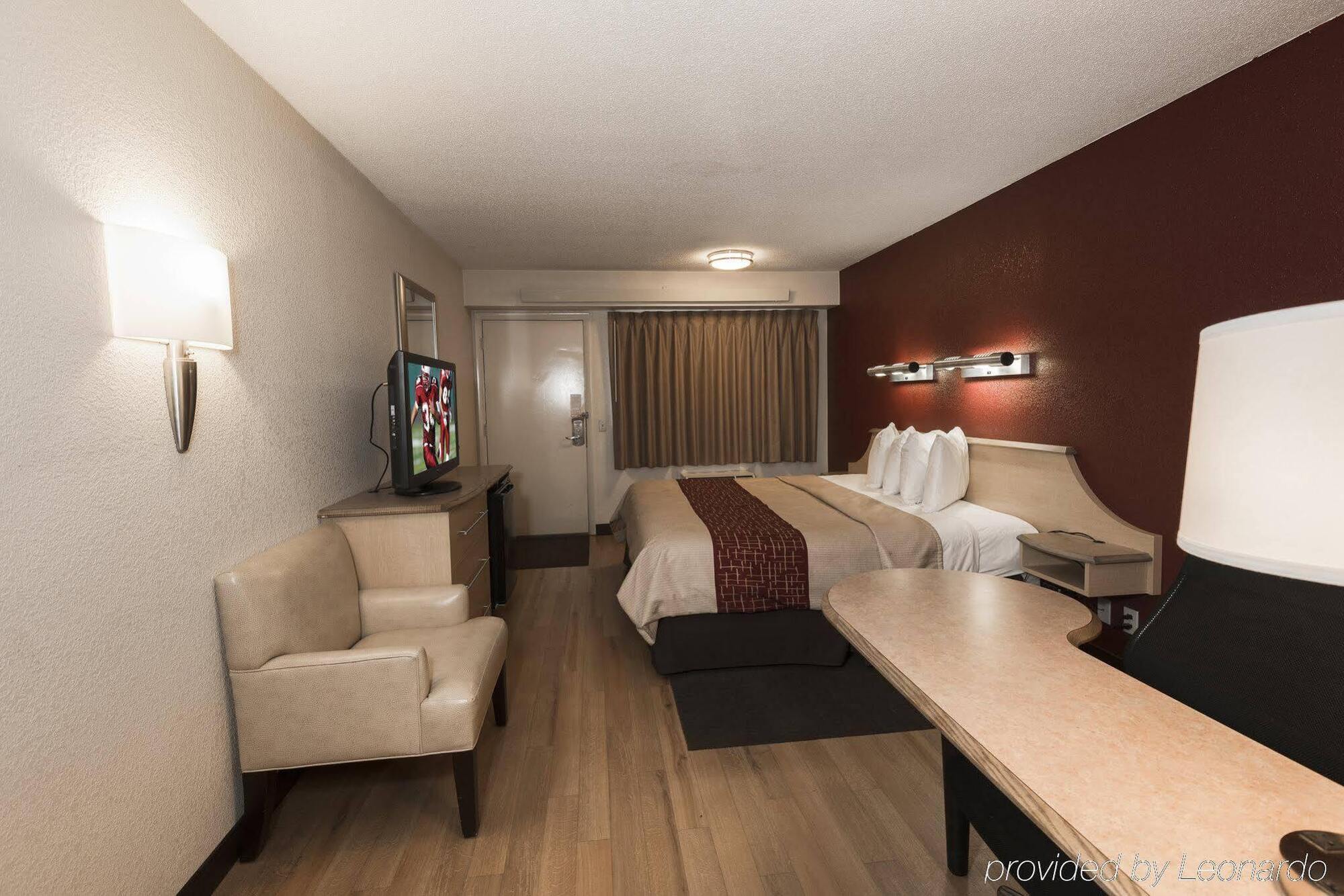 Red Roof Inn Asheville - Biltmore West Экстерьер фото